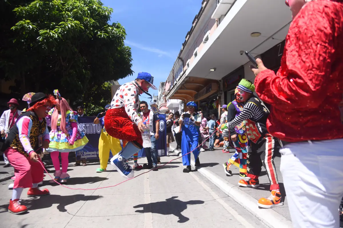 Los payasos de Guatemala y otros países llevaron a cabo distintas actividades en el Paseo de la Sexta., Omar Solís/Emisoras Unidas
