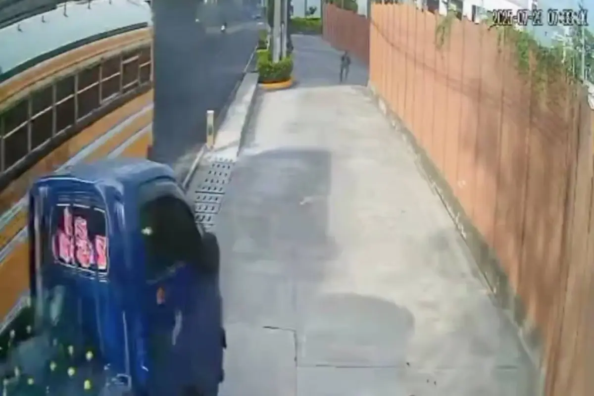 Piloto de bus estuvo a punto de causar accidente., Captura de pantalla video X.