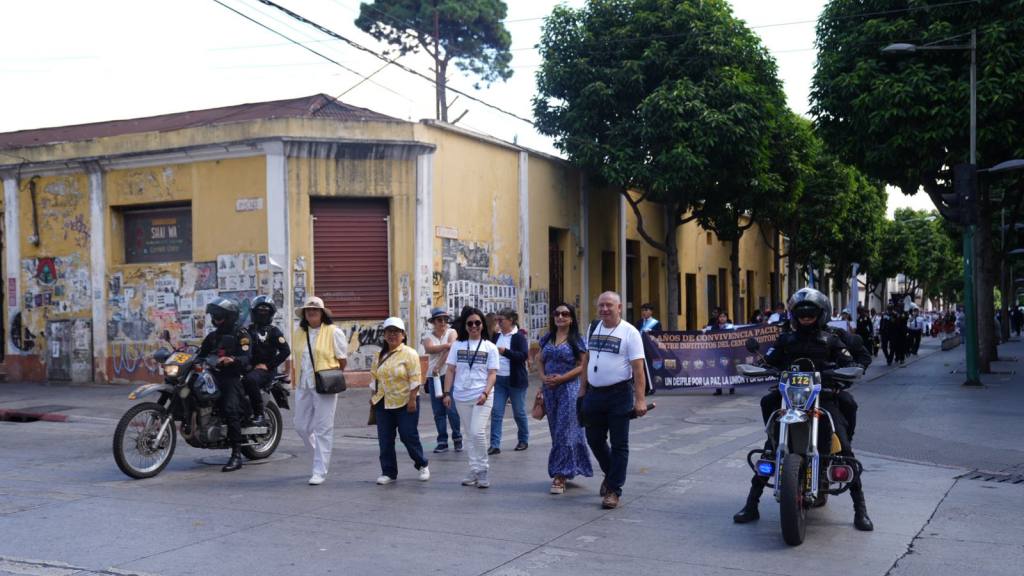 Conmemoran 7 años de convivencia pacífica entre institutos  | PNC de Guatemala