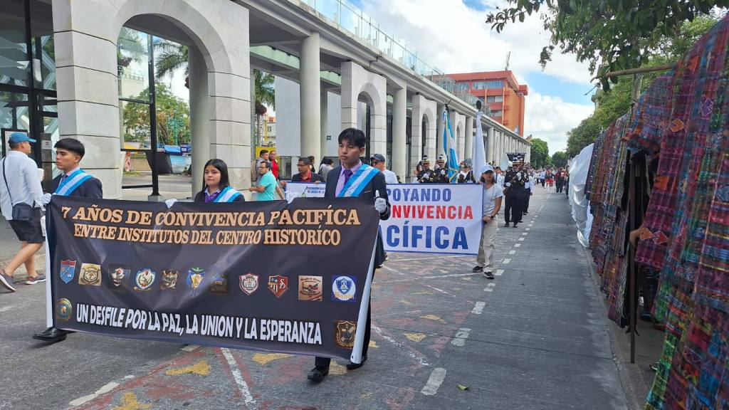 Conmemoran 7 años de convivencia pacífica entre institutos  | PNC de Guatemala