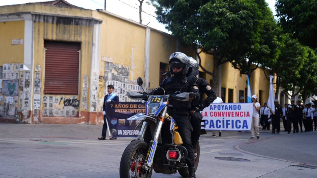 Conmemoran 7 años de convivencia pacífica entre institutos  | PNC de Guatemala