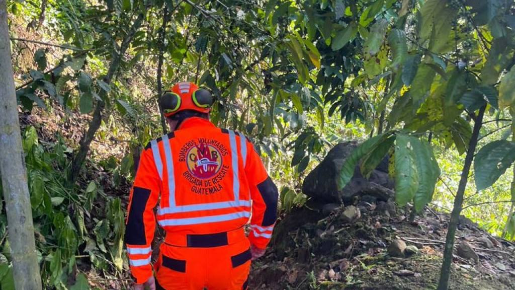 Localizan con vida a turista italiano en Takalik Abaj | Bomberos Voluntarios.