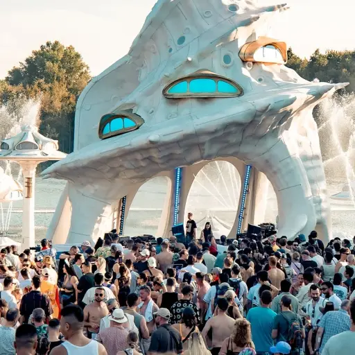 Tomorrowland ,Redes sociales