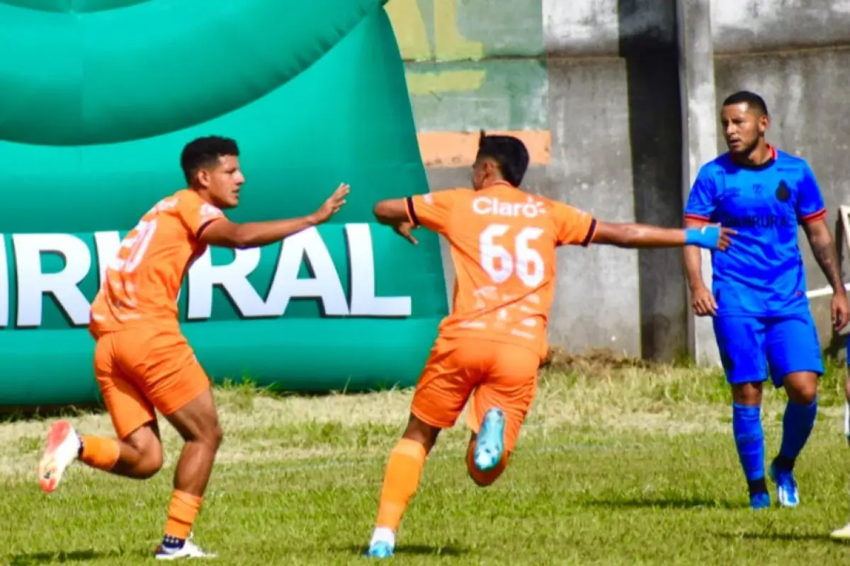 Achuapa y Municipal igualaron 2-2 el domingo en la fecha 1 del Apertura 2025 
