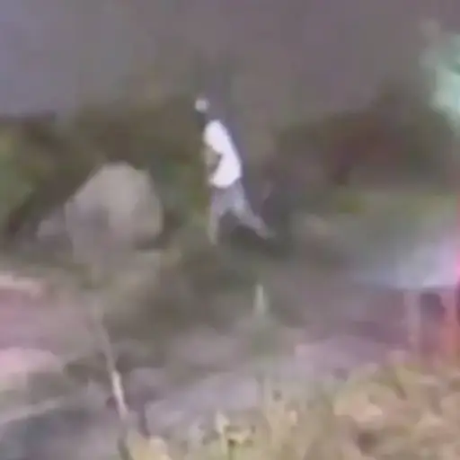 Hieren a agente de la Patrulla Fronteriza. ,Captura de pantalla video X.