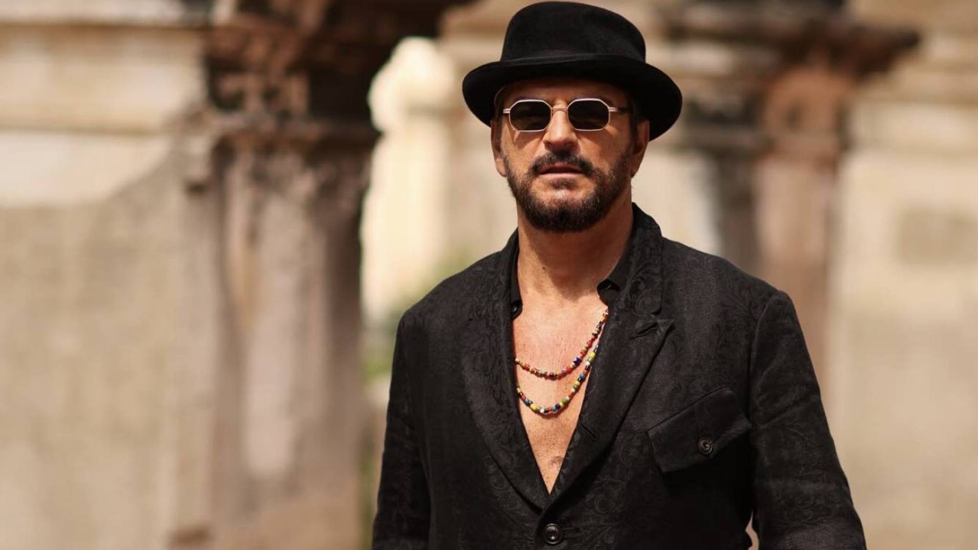 Ricardo Arjona regala un auto a Pocho, taxista que inspiró 'Historia de taxi'