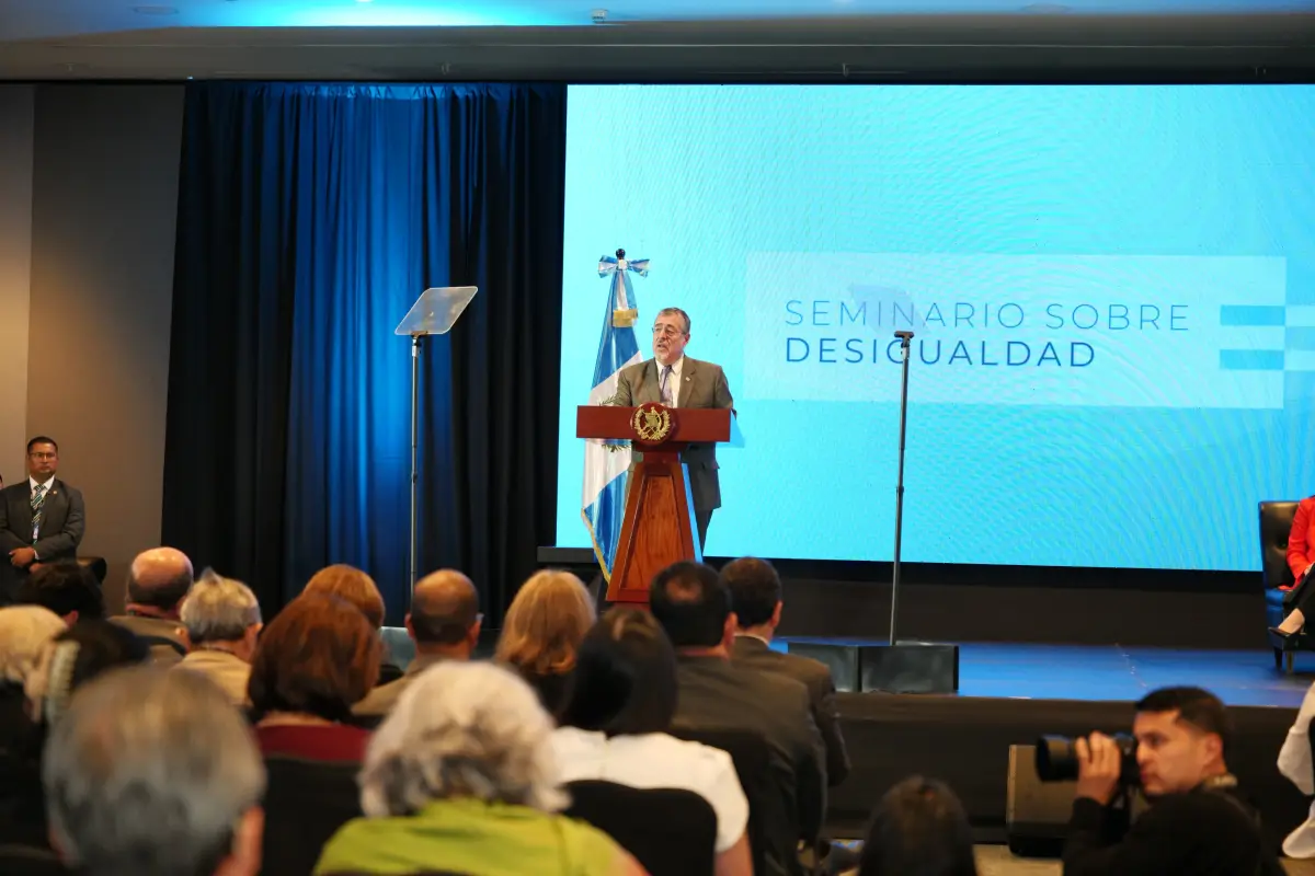 El presidente Bernardo Arévalo en su participación en el seminario organizado por el BID y Cepal., Cepal