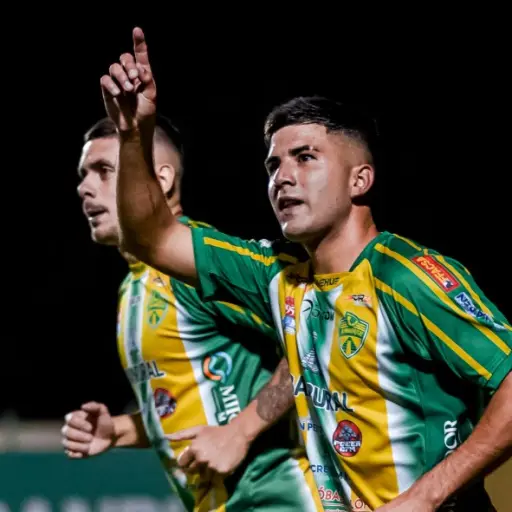 Jugadores y exfutbolistas de Xinabajul emiten comunicado de prensa 