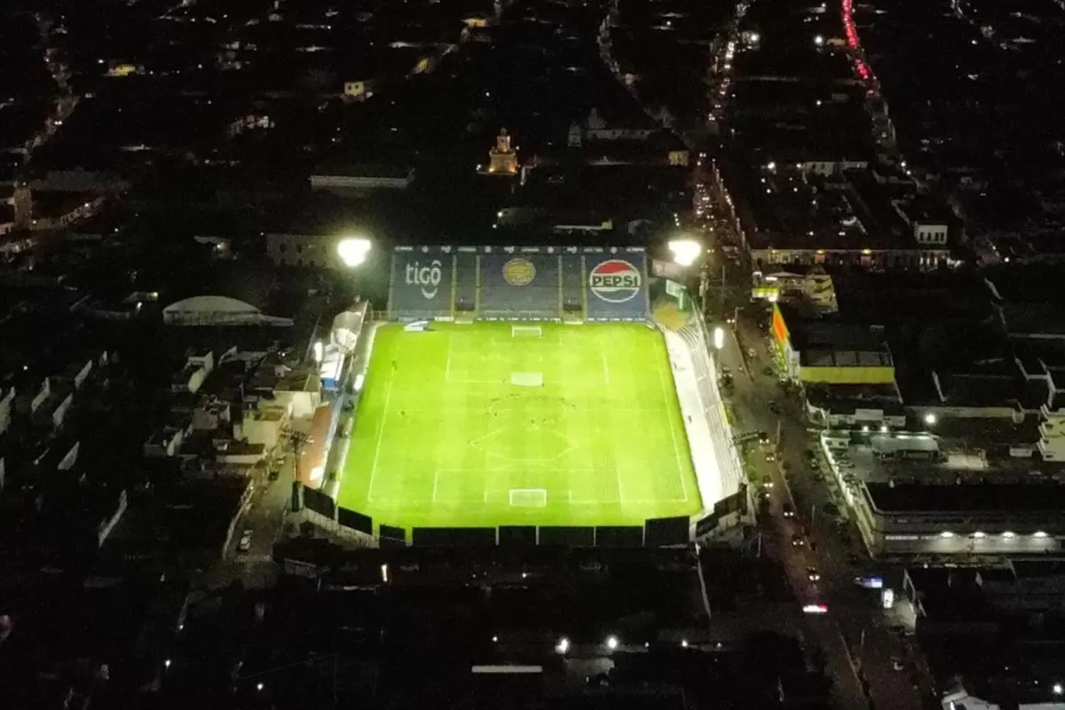 Nueva iluminación del Estadio Mario Camposeco - Xelajú MC