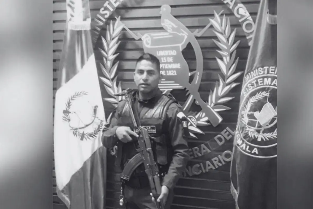 Familiares y amigos lamentaron la muerte del guardia Pedro Velásquez Alonzo., Redes sociales.