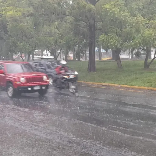 Autoridades de Mixco reportaron fuertes lluvias en el bulevar San Cristóbal. ,Municipalidad de Mixco