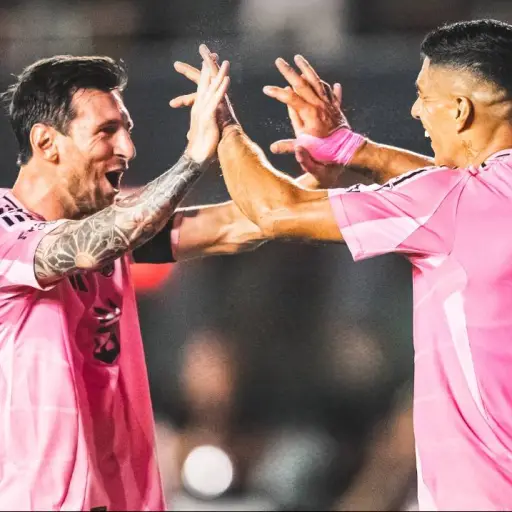 Celebración de Luis Suárez con Lionel Messi - Inter Miami CF