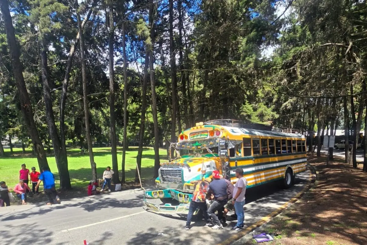 Paramédicos reportaron el hallazgo de vairos heridos, pero no ameritaron su traslado a un hospital., Bomberos Municipales Departamentales. 