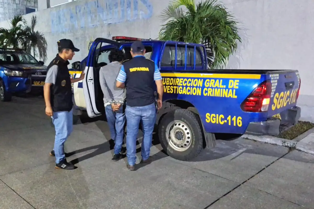 Héctor Girón fue llevado ante la justicia, tras ser capturado cobrando una extorsion. , PNC de Guatemala.