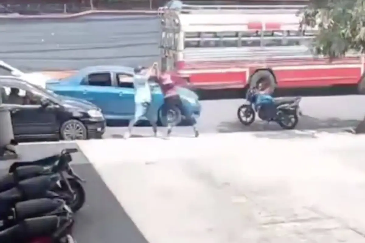 Pelea en ruta al Pacífico. , Captura de pantalla video X.