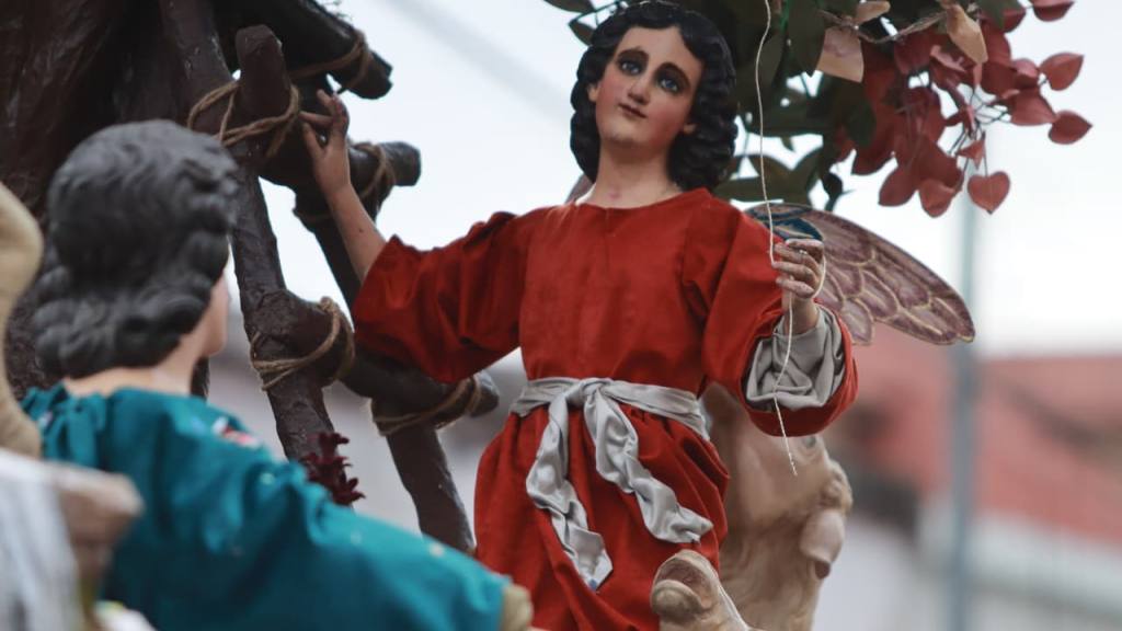 Virgen de la Asunción realiza solemne recorrido desde zona 2 | Alex Meoño