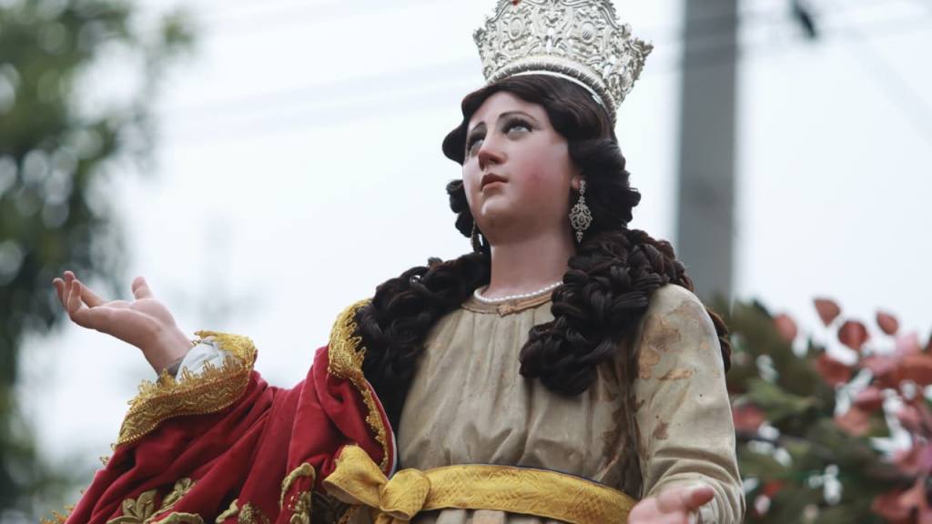 Virgen de la Asunción realiza solemne recorrido desde zona 2 | Alex Meoño