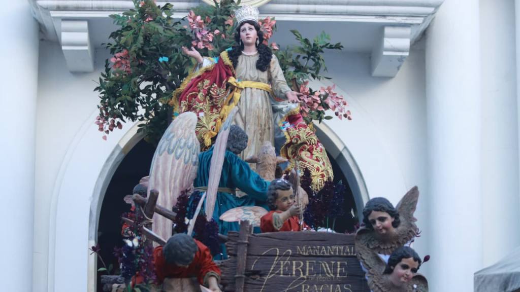 Virgen de la Asunción realiza solemne recorrido desde zona 2 | Álex Meoño