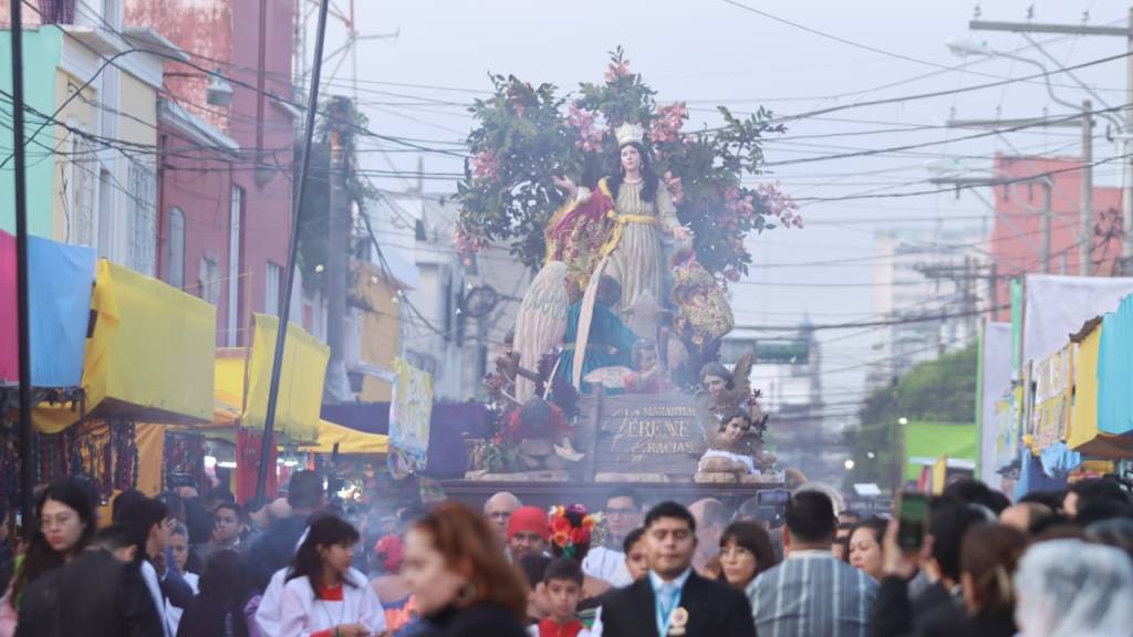 Virgen de la Asunción realiza solemne recorrido desde zona 2 | Álex Meoño