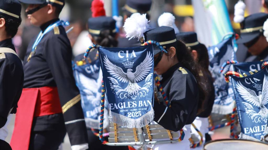 Bandas escolares y alfombras acompañan a la Virgen de la Asunción | Alex Meoño