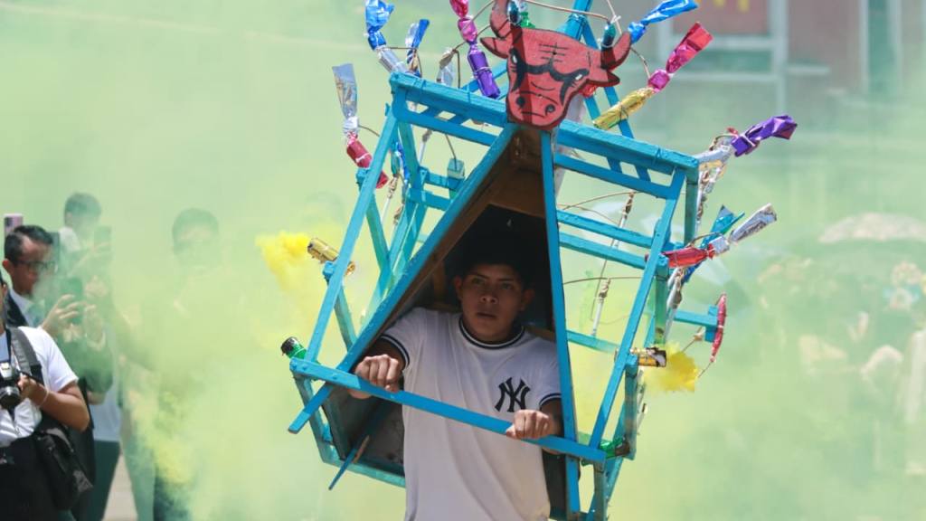 Los toritos le ponen color al Día de la Virgen de Asunción | Álex Meoño