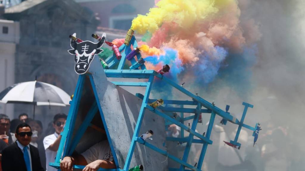 Los toritos le ponen color al Día de la Virgen de Asunción | Álex Meoño