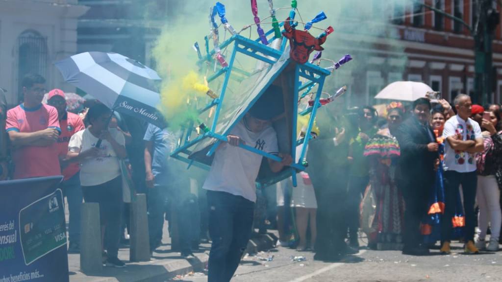 Los toritos le ponen color al Día de la Virgen de Asunción | Álex Meoño