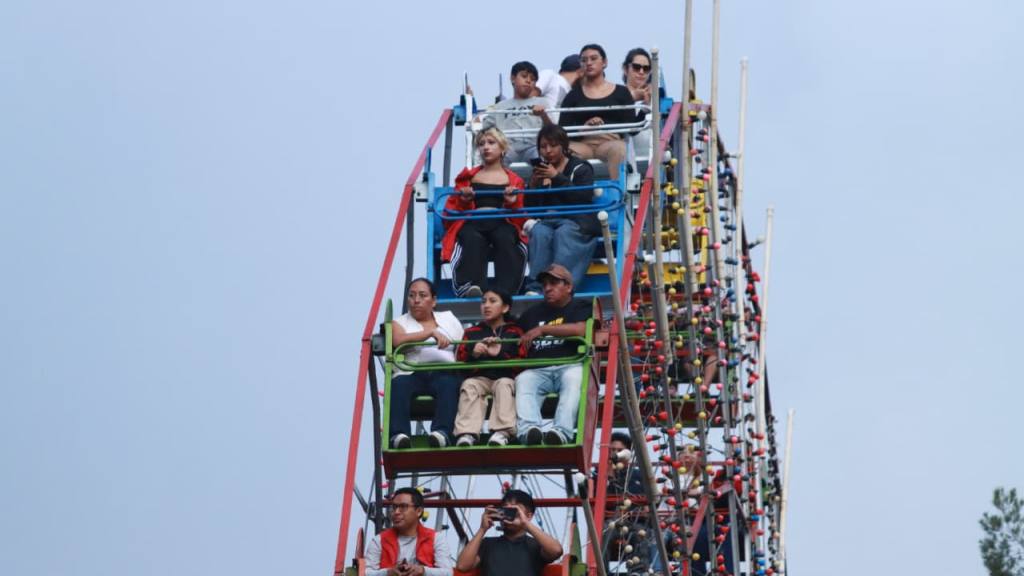 Guatemaltecos disfrutan de la Feria de Jocotenango 2025 | 