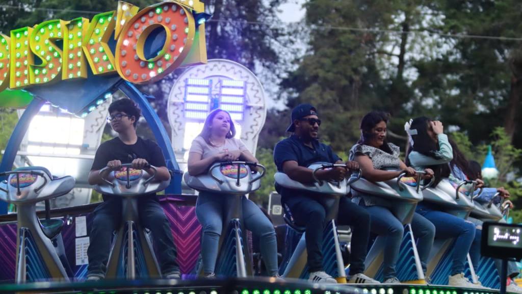 Guatemaltecos disfrutan de la Feria de Jocotenango 2025 | 