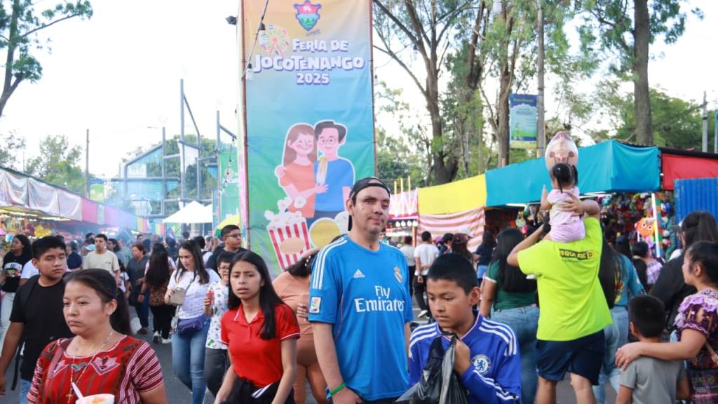 Guatemaltecos disfrutan de la Feria de Jocotenango 2025 | 