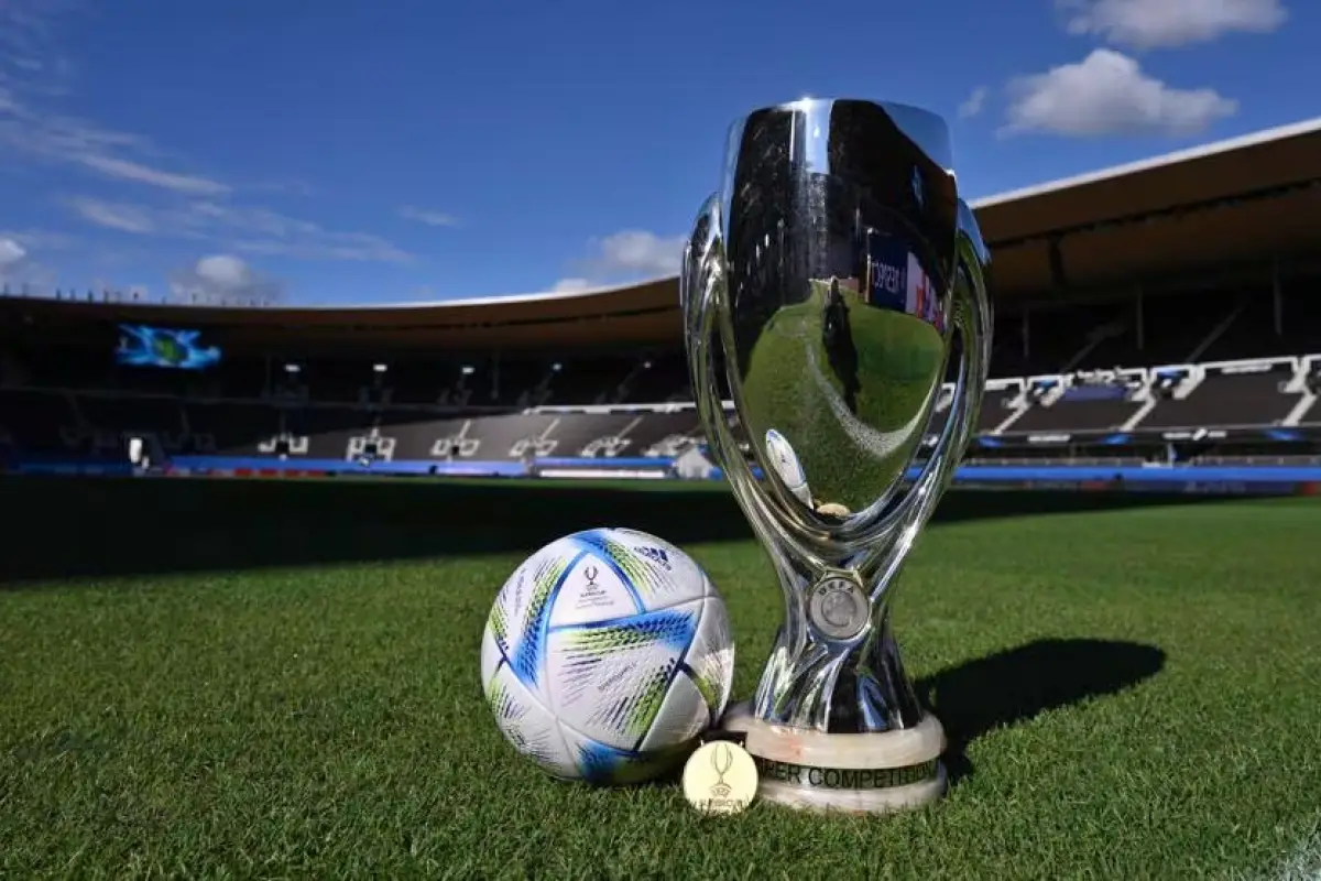 Trofeo de la Supercopa de Europa - UEFA