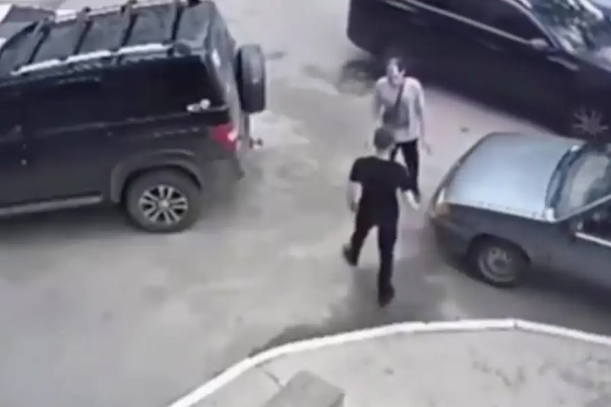 Discusión en el tránsito termina en tragedia., Captura de pantalla video X.