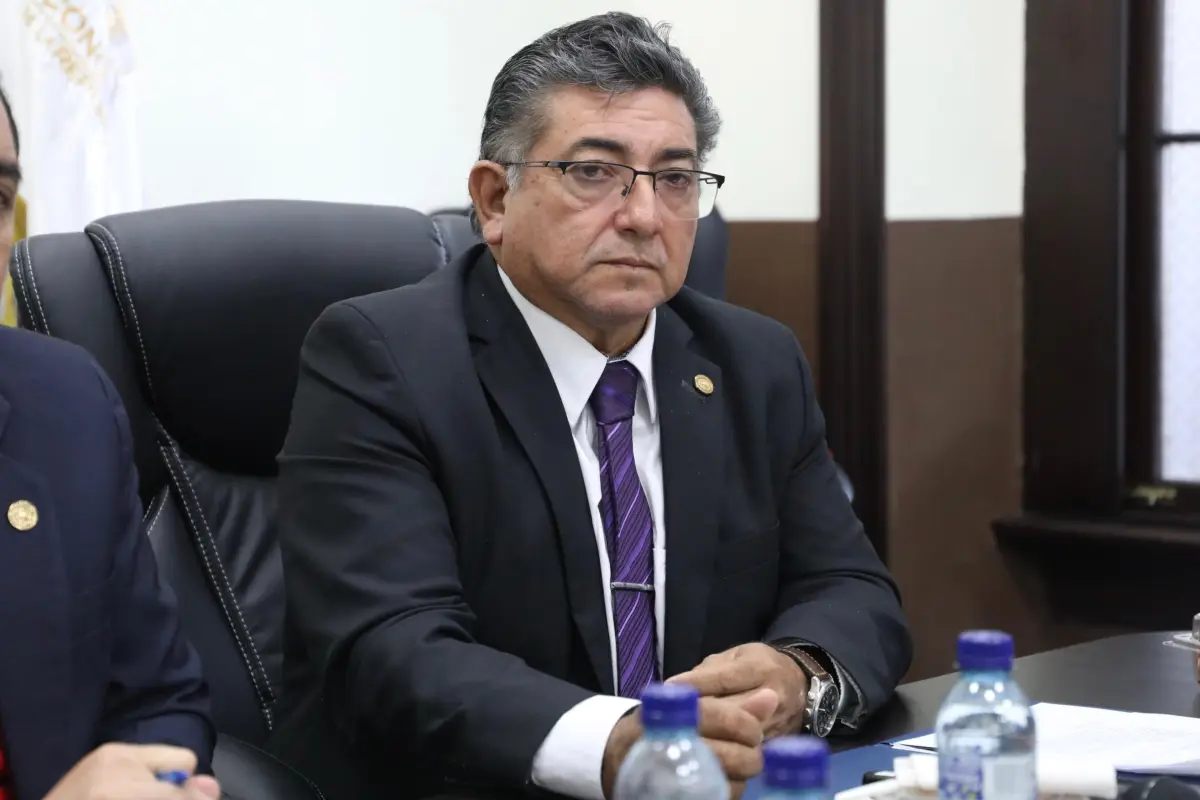 El diputado Juan Ramón Rivas durante una reunión en el Congreso., Organismo Legislativo