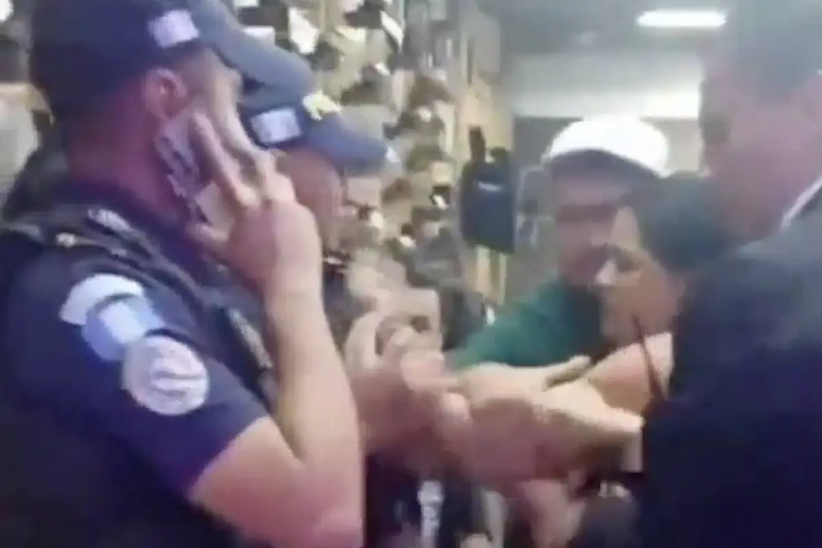 Pelea en zapatería de la zona 1., Captura de pantalla video X.