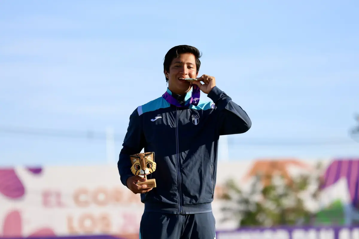 Christian García ganó oro en arco recurso y plata en arco recurvo por equipos con Ian Allen 