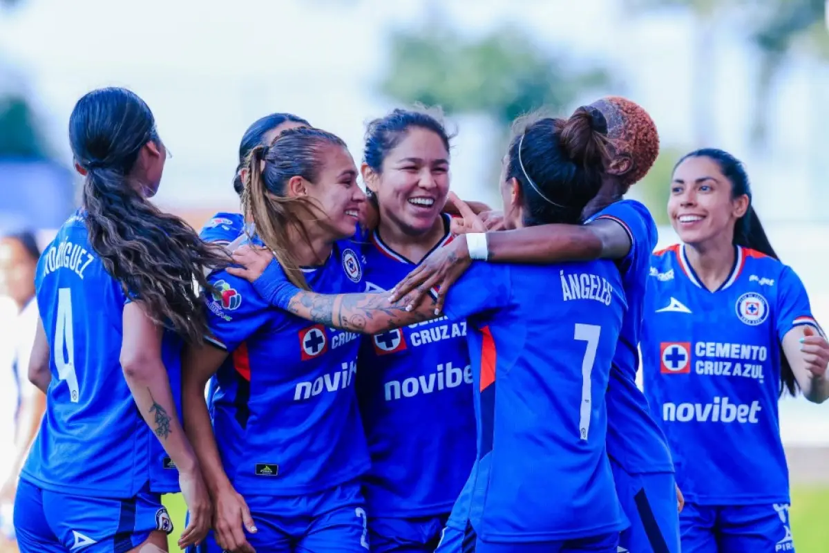 Ana Lucía hace doblete de asistencia ante Monterrey 