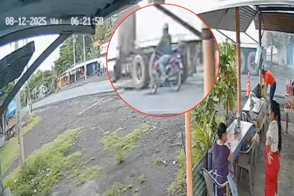 Motorista muere en La Gomera, Escuintla. , Captura de pantalla video X.