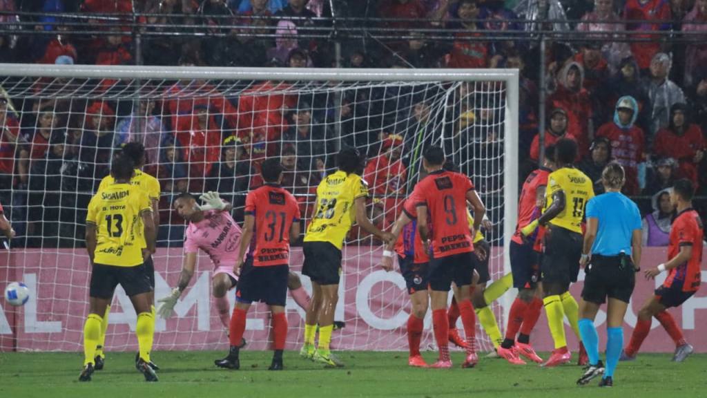 Municipal vs. Real España - Tercera jornada de la Copa Centroamericana | Alex Meoño