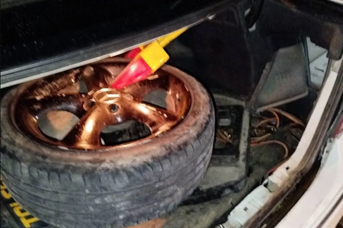  Intentó llevarse un cepo tras quitarlo de su carro en Antigua Guatemala., PMT Antigua Guatemala.