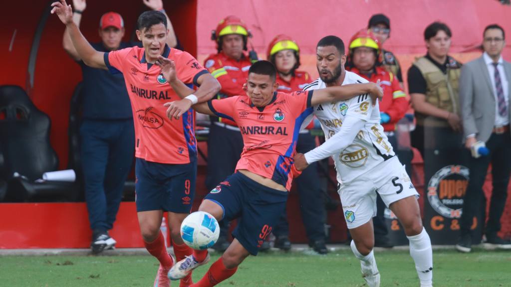 Clásico 334 entre Municipal y Comunicaciones | Alex Meoño