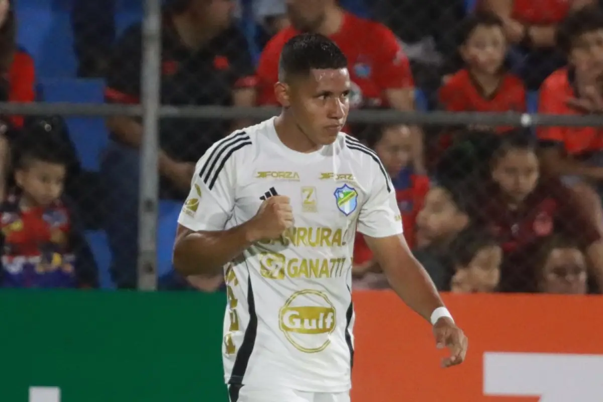 Erick Lemus igualó el clásico 1-1 en El Trébol 