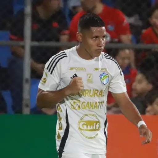 Erick Lemus igualó el clásico 1-1 en El Trébol 