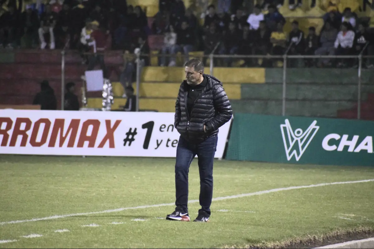 Horacio González dirigió anoche al Deportivo Marquense 