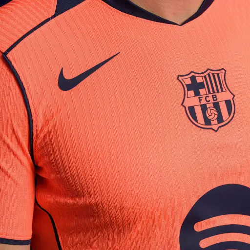Barcelona presenta su tercer uniforme en homenaje al sextete de 2009 - FC Barcelona