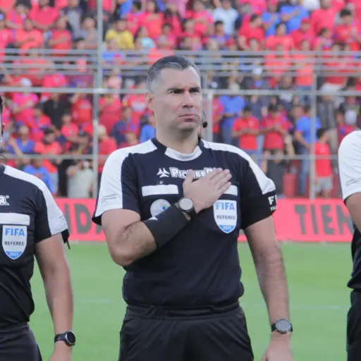 Cuarteta arbitral encabezada por Mario Escobar - Alex Meoño