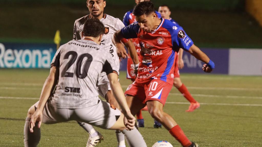 Partido entre Xelajú MC y Águila por la segunda jornada de la Copa Centroamericana 2025 | Alex Meoño