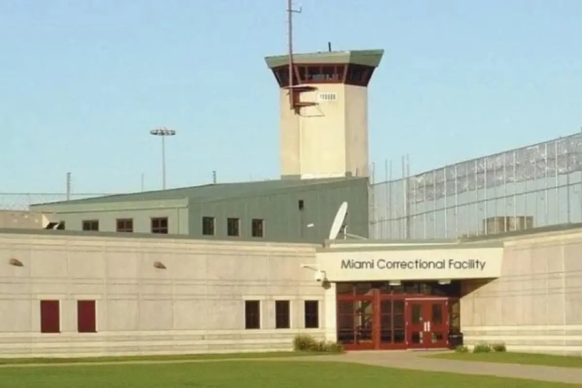 Nuevo centro de detención., Foto X