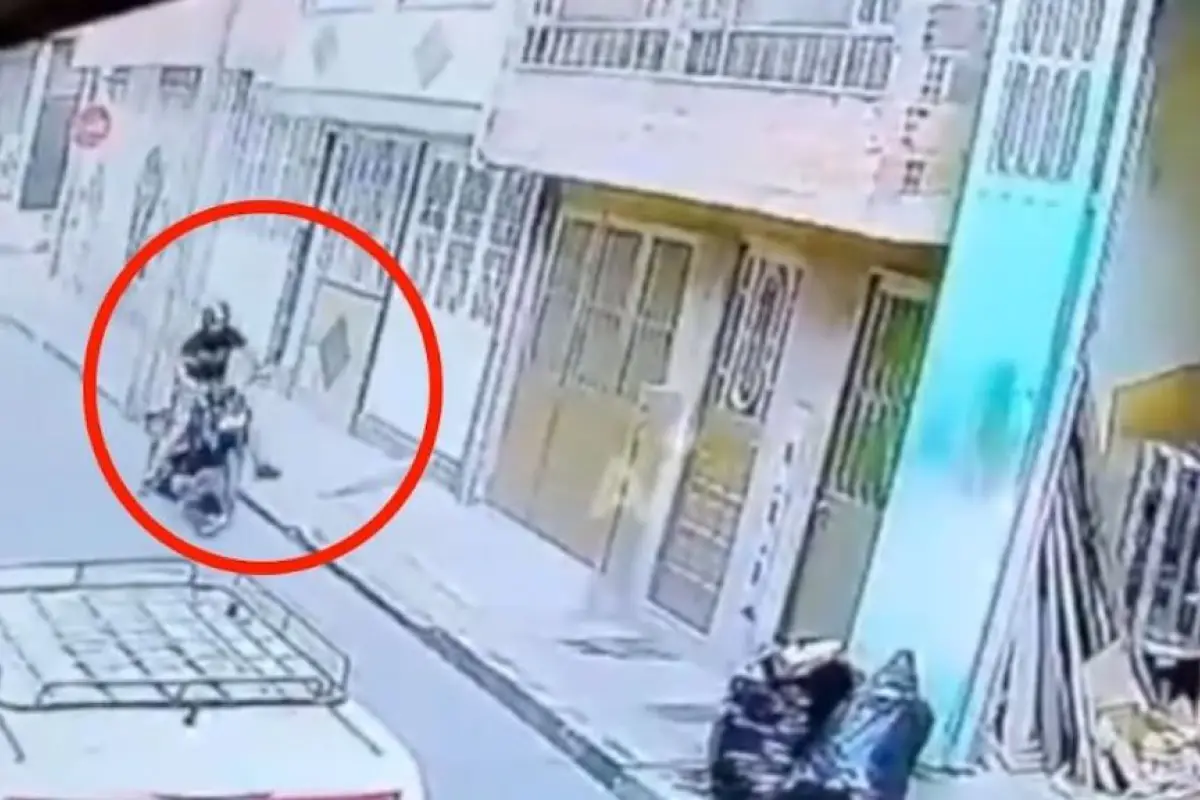 Buscan a motorista que atropelló a niño., Captura de pantalla video X.