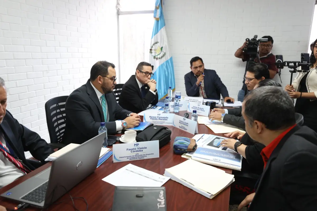 Las autoridades del Ministerio Público acudieron a una citación con el diputado José Chic., Congreso