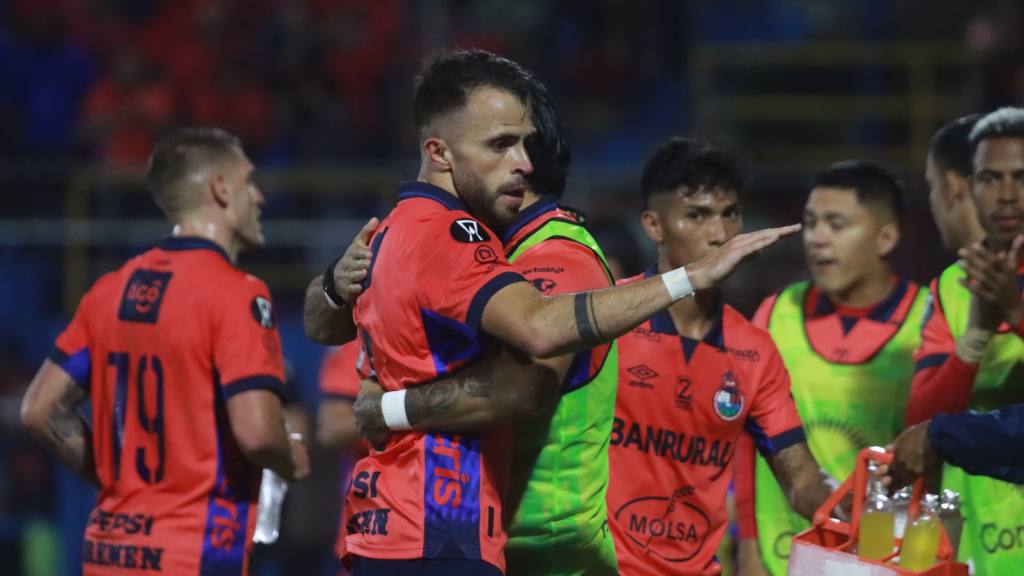 Copa Centroamericana: Municipal vs. Sporting San Miguelito  | Alex Meoño 